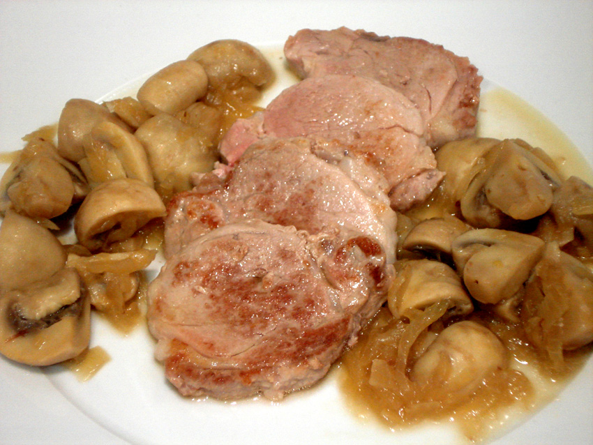 solomillo de cerdo con salsa champiñones